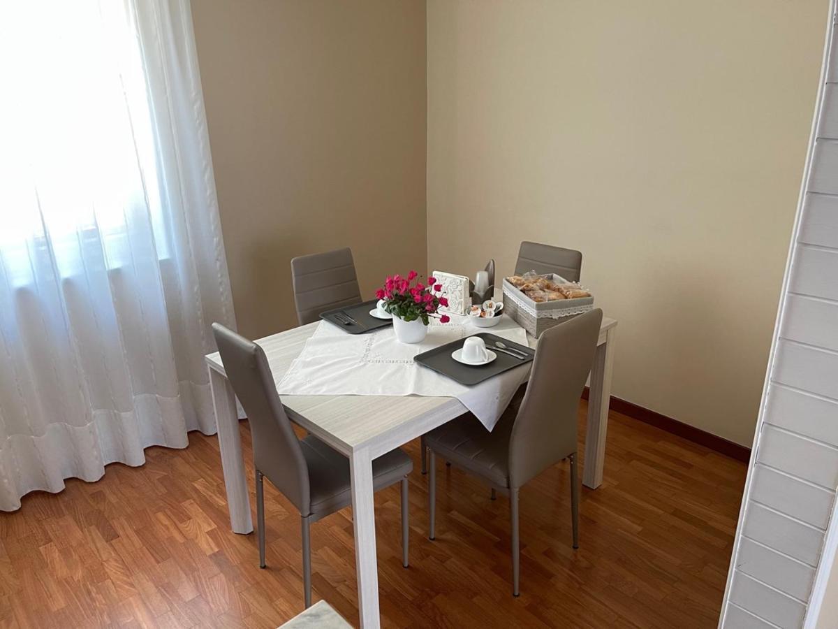 Mirabella Eclano B&B Domus D'Italia מראה חיצוני תמונה